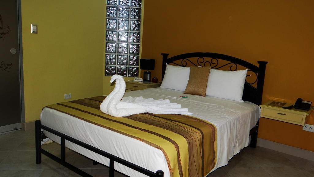 Delfin Amazon Suites Iquitos Oda fotoğraf